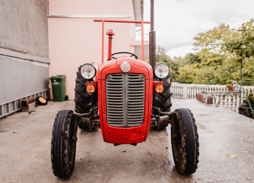Šibenčanin platio akontaciju za kupnju traktora, prodavatelj tražio još pa nestao s novcem