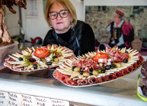Hit u Delikatesama Petrović su suhomesnate plate: Za njih je zaslužna Slavonka Ljiljana