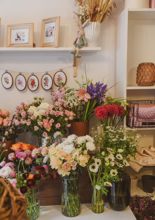 Merci flower&gift shop nudi najljepše cvjetne bukete i asortiman poklona!