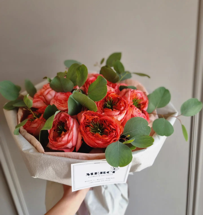 Merci flower&gift shop nudi najljepše cvjetne bukete i asortiman poklona!