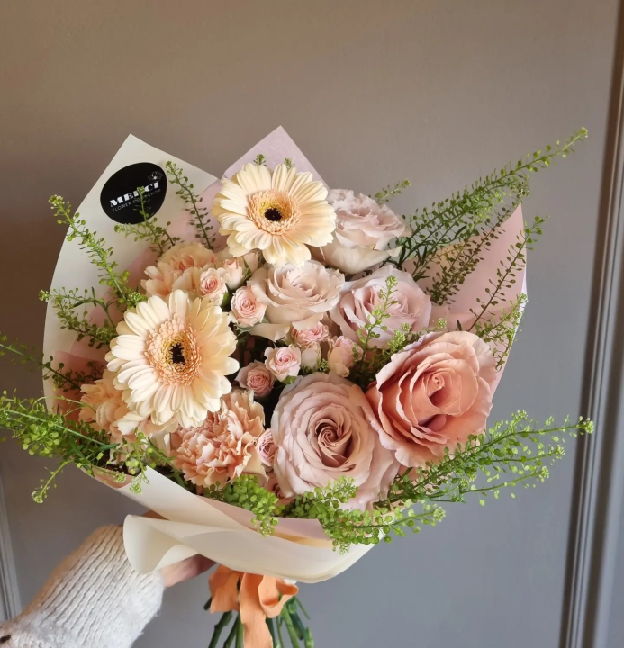 Merci flower&gift shop nudi najljepše cvjetne bukete i asortiman poklona!