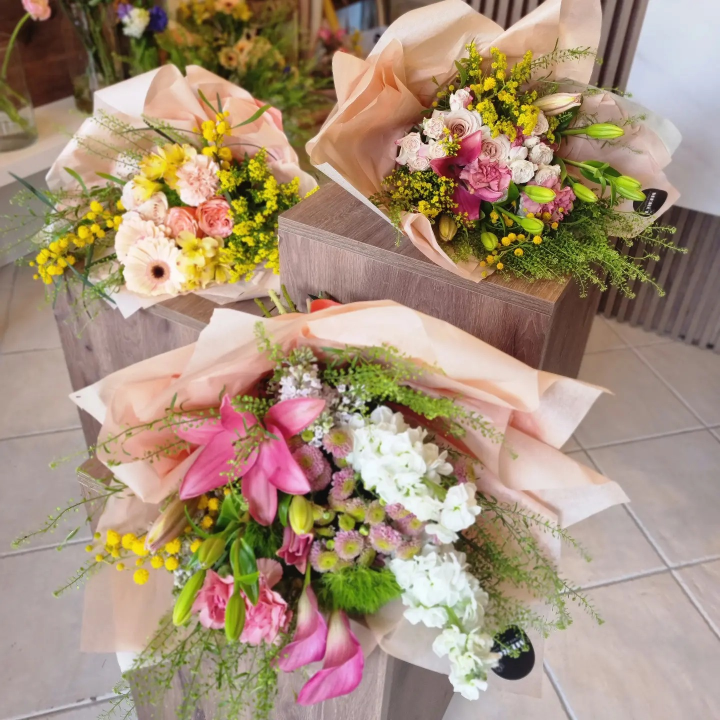 Merci flower&gift shop nudi najljepše cvjetne bukete i asortiman poklona!