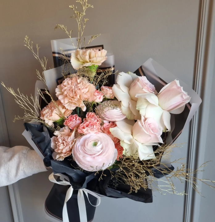 Merci flower&gift shop nudi najljepše cvjetne bukete i asortiman poklona!