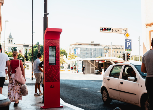 Novosti na info totemima javnog gradskog prijevoza: Evo objašnjenja