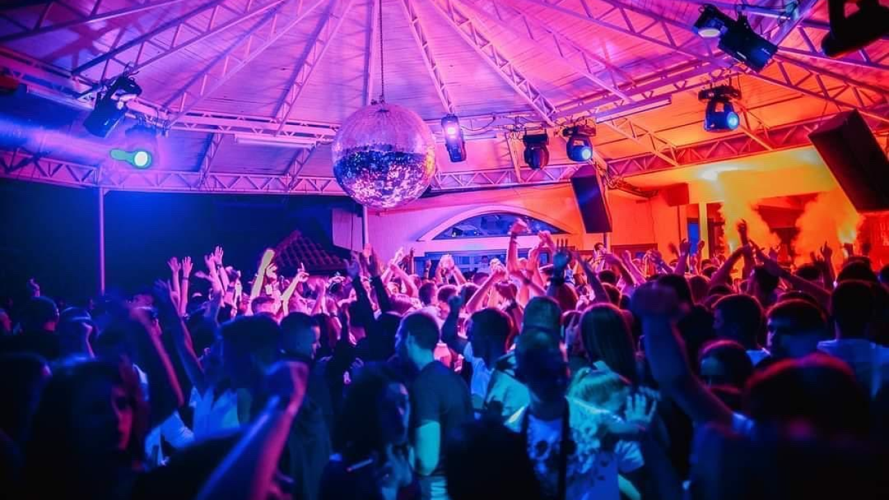 Mostarac Adi Šoše nastupit će ovo ljeto u Aurori!