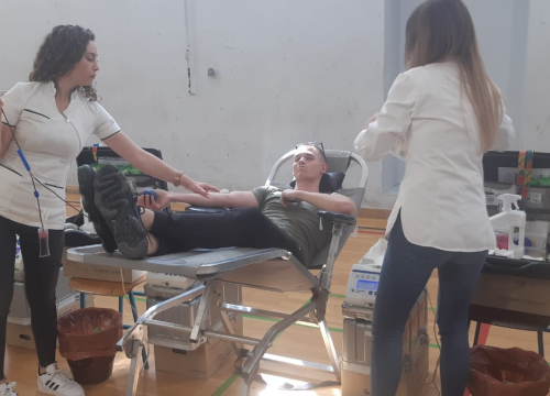 Fotografija 6 - Šibenski maturanti odazvali se akciji darivanja krvi