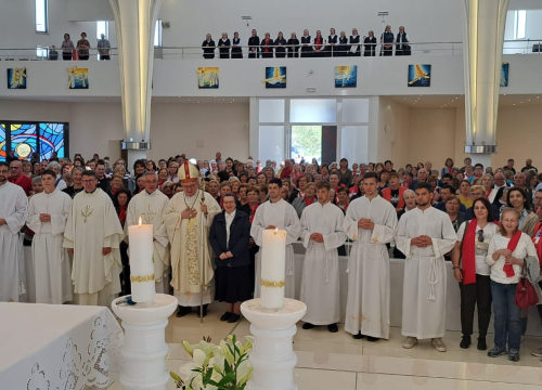 Fotografija 3 - U Kninu proslavljen Dan Obitelji Krvi Kristove