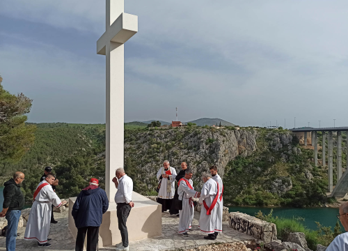 Fotografija 2 - Blagoslovljen križ na Punti križa kod Skradina