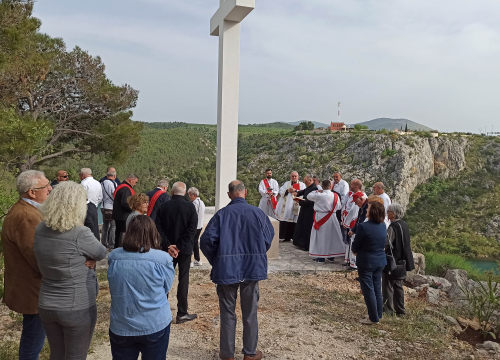 Fotografija 3 - Blagoslovljen križ na Punti križa kod Skradina