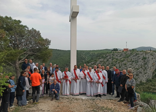Blagoslovljen križ na Punti križa kod Skradina