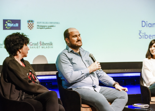 Fotografija 8 - Na radionici 'Dalmatinski đir, europska priča' u Arsenu mladi se pripremali za EU izbore