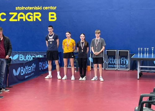 Fotografija 4 - Šibenski stolnotenisači 'poharali' sjever i jug Hrvatske
