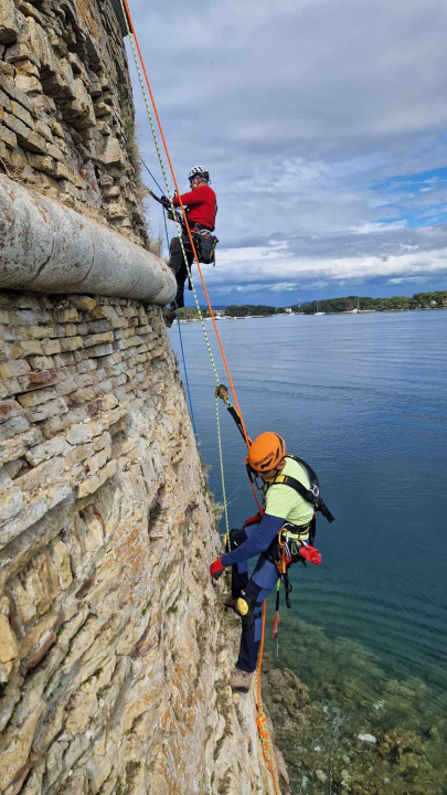 Tvrđava sv. Nikole se priprema za sezonu: Njene zidine očišćene od raslinja, trave...