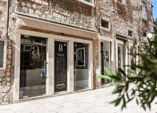 Fotografija 4 - Šibenske ulice ovog ljeta bez škrinja sa sladoledima, moraju biti unutar objekta