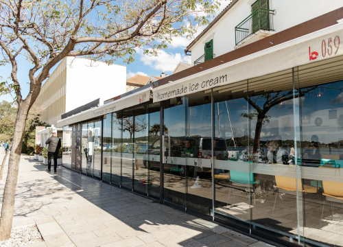 Fotografija 6 - Šibenske ulice ovog ljeta bez škrinja sa sladoledima, moraju biti unutar objekta