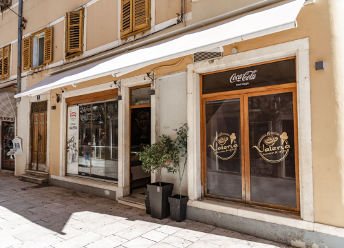 Fotografija 7 - Šibenske ulice ovog ljeta bez škrinja sa sladoledima, moraju biti unutar objekta