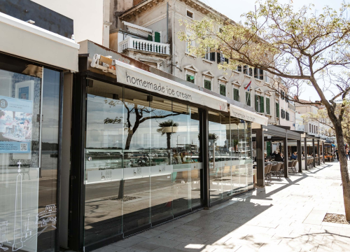 Fotografija 8 - Šibenske ulice ovog ljeta bez škrinja sa sladoledima, moraju biti unutar objekta