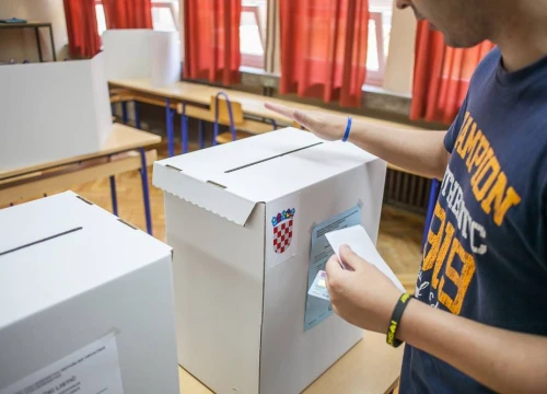 Za koga u Hrvatskoj glasaju mladi, a za koga stari birači?