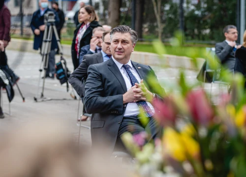 Plenković tvrdi da je netočna teza oporbe da je inflacija pojela plaće