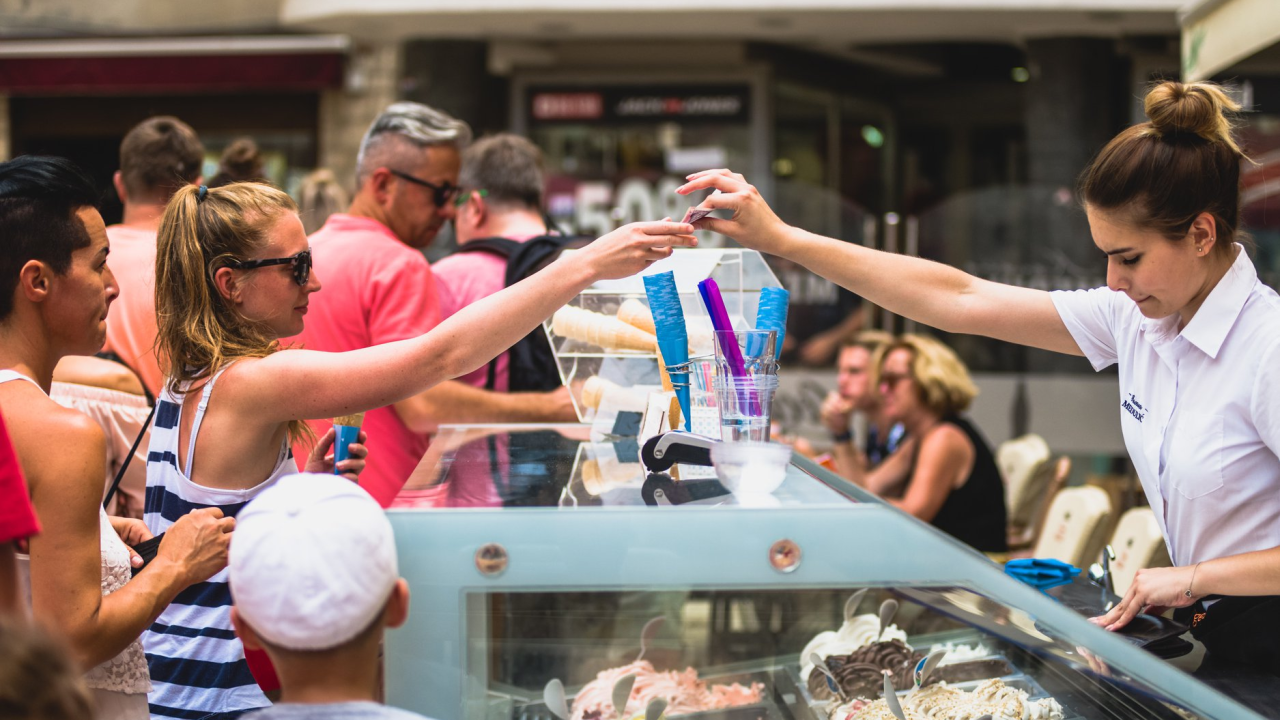 Treba li grad zabraniti škrinje sa sladoledima na terasama: ‘Samo onima koji nemaju pola-pola’