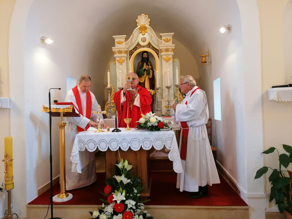 Biskup Rogić blagoslovio crkvu u Kladnjicama