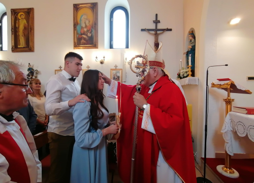 Fotografija 4 - Biskup Rogić blagoslovio crkvu u Kladnjicama