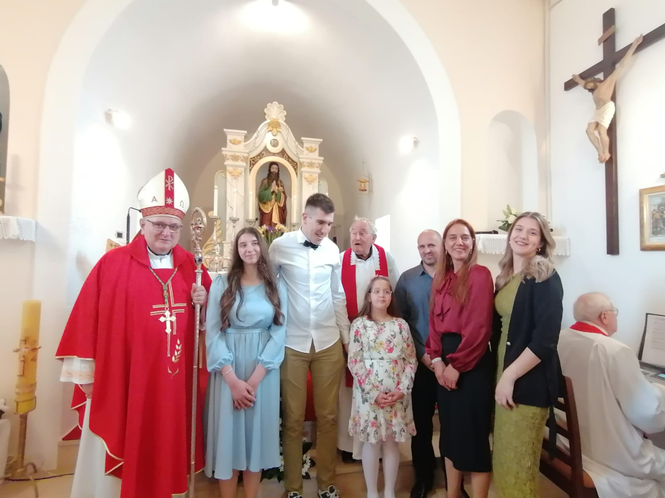 Biskup Rogić blagoslovio crkvu u Kladnjicama