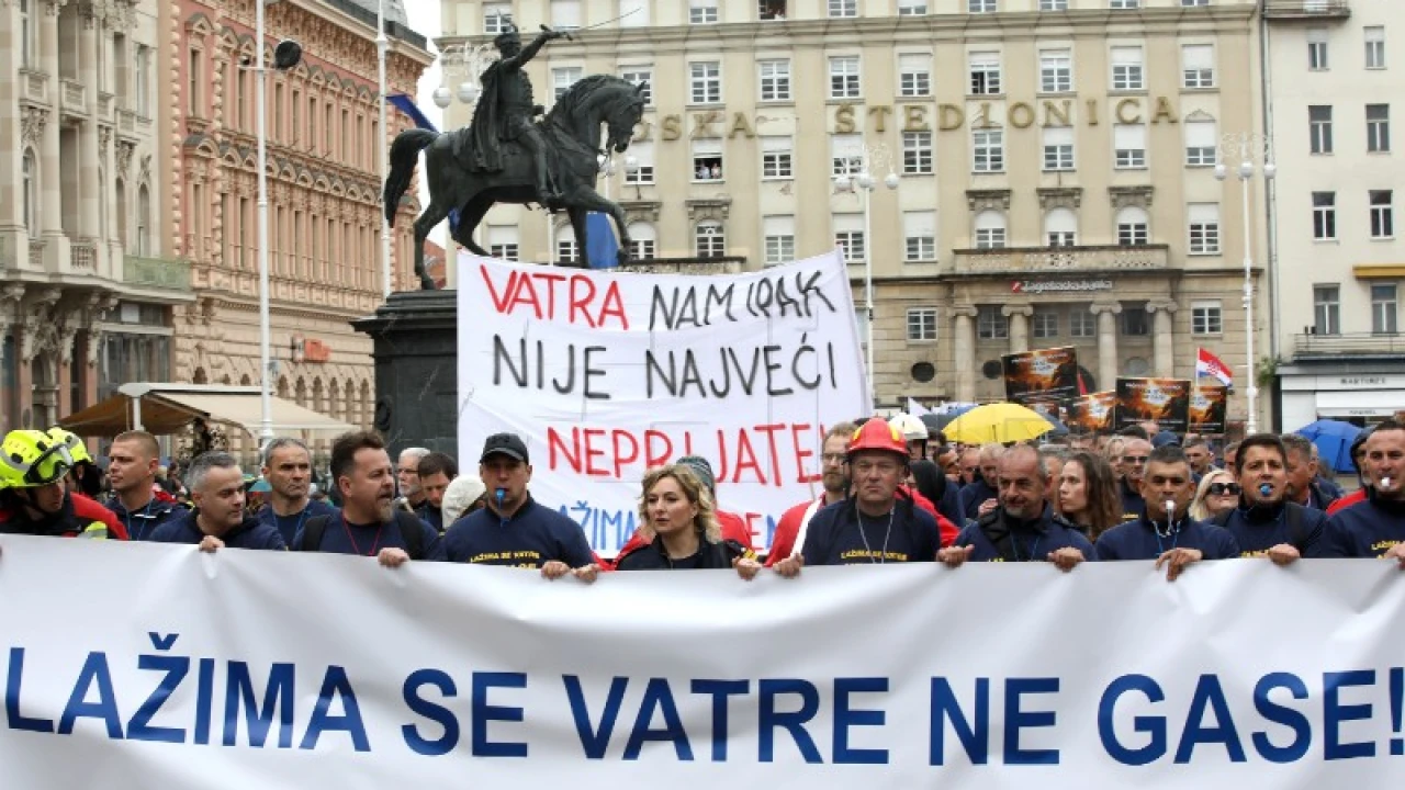 U Zagrebu veliki prosvjed vatrogasaca, zatražili regulaciju radnopravnog položaja