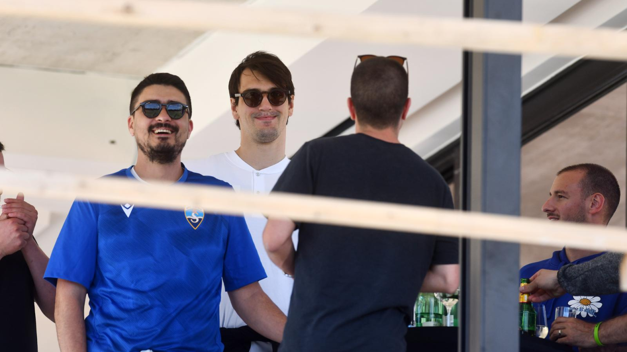 Dario Šarić s ekipom na Šubićevcu uživao u pobjedi Šibenika za prvo mjesto