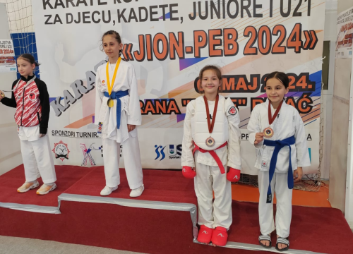 Fotografija 5 - Čak 40 medalja karataša KK Šibenik 1066 na Kupu prijateljstva u Bihaću