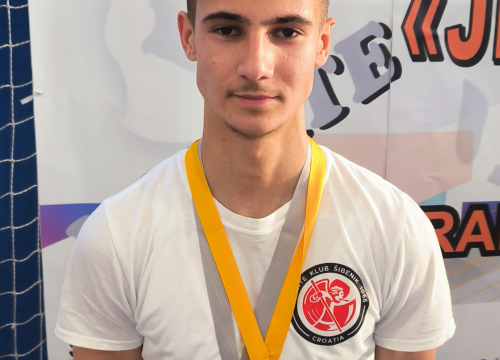 Fotografija 20 - Čak 40 medalja karataša KK Šibenik 1066 na Kupu prijateljstva u Bihaću