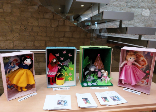 Fotografija 2 - U knjižnici otvorena izložba lutaka Jadranke Svirčić