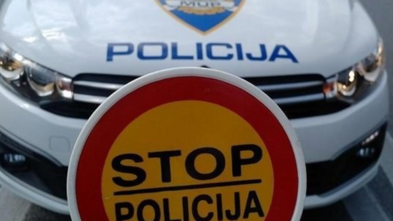 U staroj gradskoj jezgri 23-godišnji vozač mopeda napao i ozlijedio 60-godišnjaka