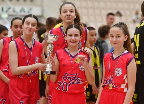 Fotografija 17 - Mlade košarkašice Akademije Anđa Jelavić osvojile turnir u Omišu