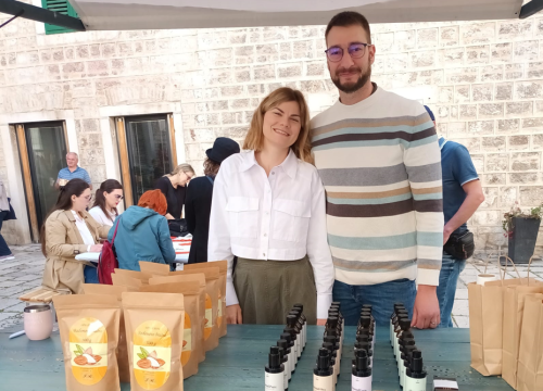 Jure Rončević zajedno s obitelji bavi se uzgojem badema: ‘Nismo htjeli zapustiti djedovinu’