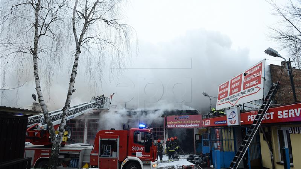 Požar uništio jedan od najvećih trgovačkih centara u Varšavi