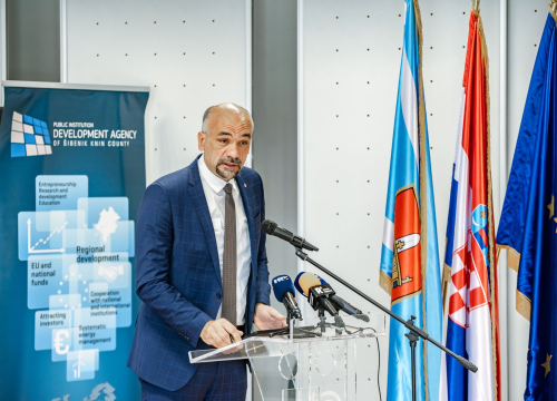 Fotografija 8 - Tijat je i dalje glavna tema, a doznali smo i da će nova liječnica u Murteru biti Ukrajinka