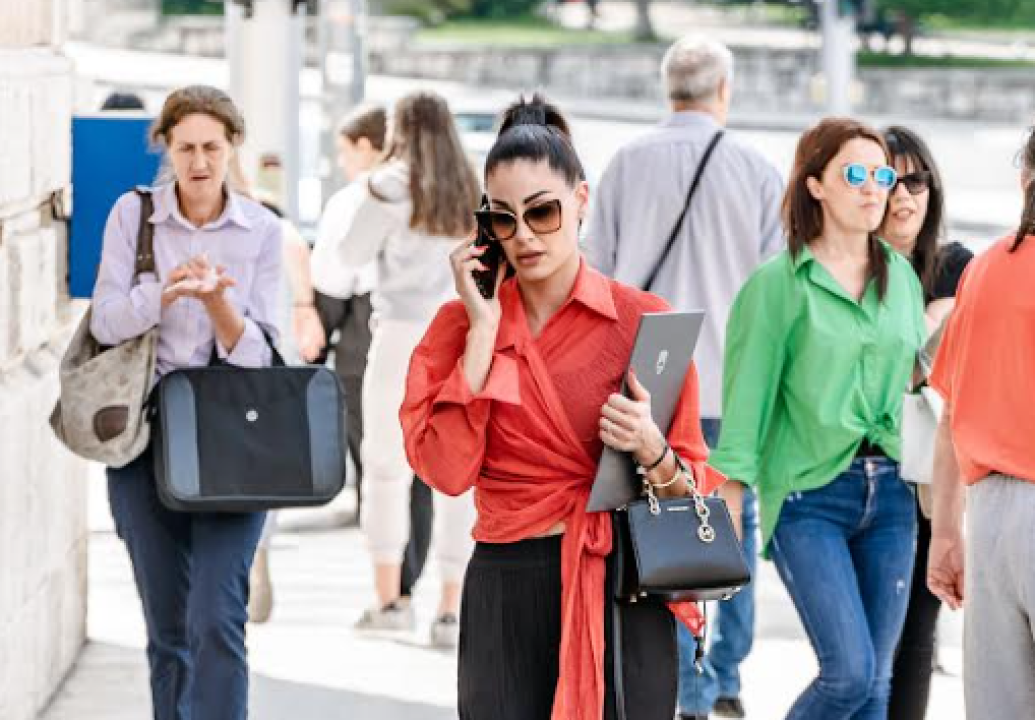 Lijepe dame iz Đira prošetale elegantne komade za svaki dan