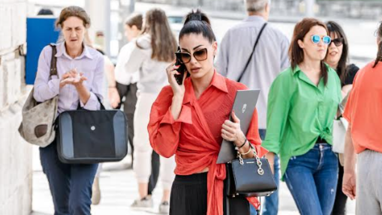 Lijepe dame iz Đira prošetale elegantne komade za svaki dan