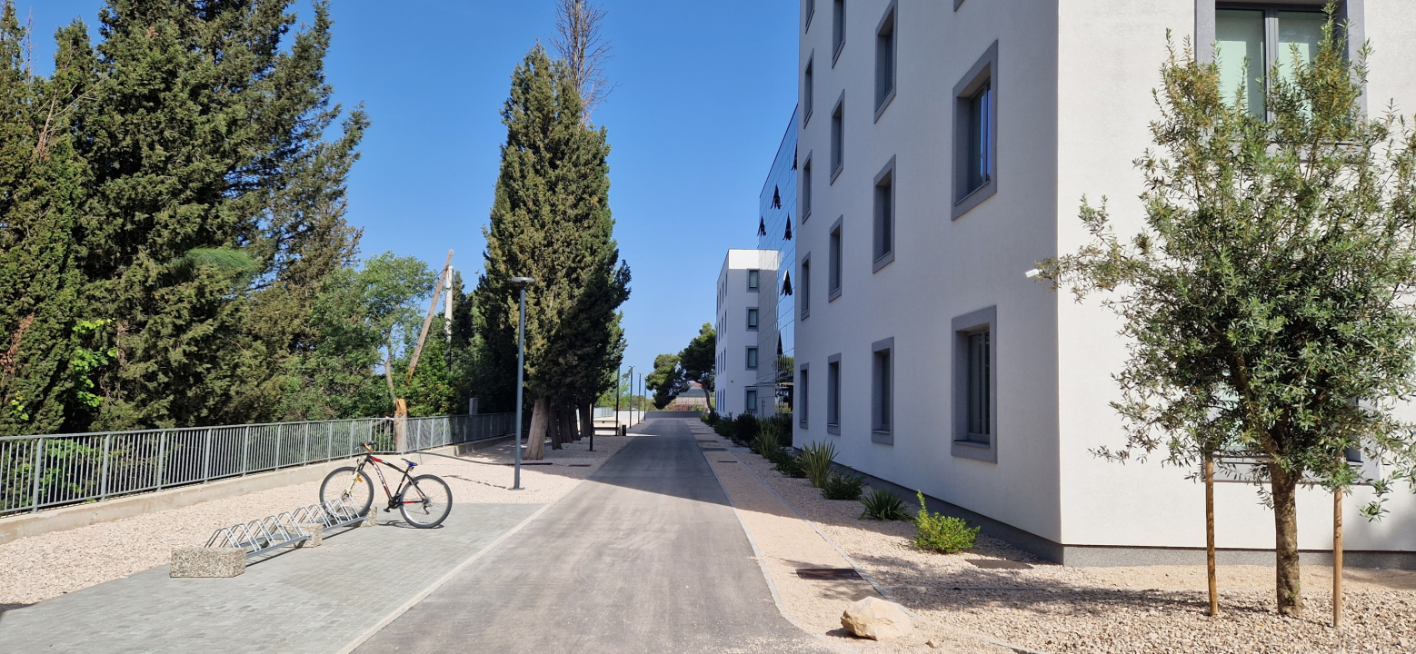 Studentski centar Šibenik postavio parking za bicikle na Palacinu