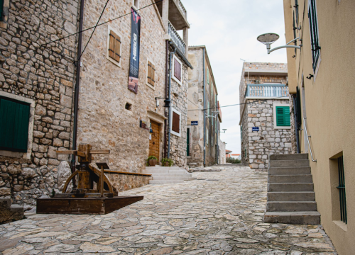 U Betini u subotu suhozidna radionica