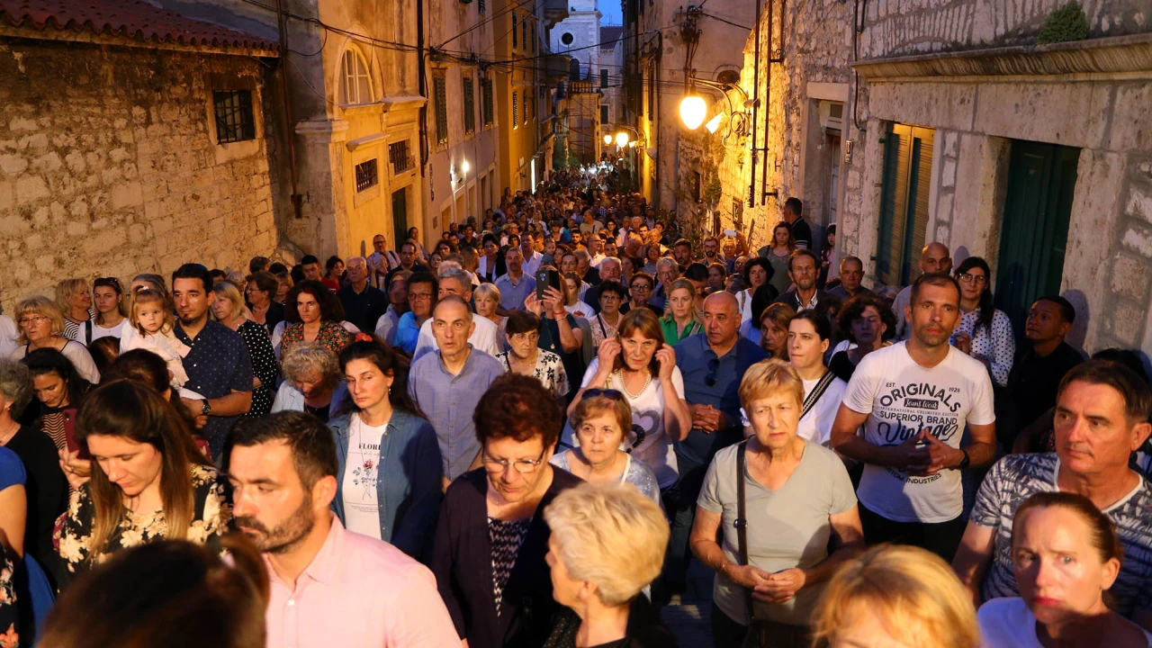 Katolici danas slave Tijelovo, u Šibeniku misa u katedrali pa procesija kroz grad