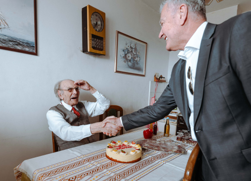 Fotografija 2 - Posljednji zlarinski koraljar proslavio 103. rođendan: ‘Dobra hrana, zdravlje prostate i žene su ključ za dug život’