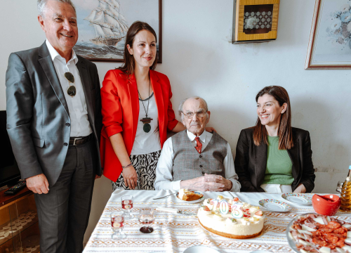 Fotografija 11 - Posljednji zlarinski koraljar proslavio 103. rođendan: ‘Dobra hrana, zdravlje prostate i žene su ključ za dug život’