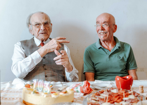 Fotografija 13 - Posljednji zlarinski koraljar proslavio 103. rođendan: ‘Dobra hrana, zdravlje prostate i žene su ključ za dug život’
