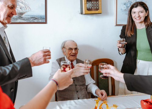 Fotografija 7 - Posljednji zlarinski koraljar proslavio 103. rođendan: ‘Dobra hrana, zdravlje prostate i žene su ključ za dug život’