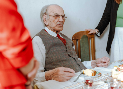 Fotografija 10 - Posljednji zlarinski koraljar proslavio 103. rođendan: ‘Dobra hrana, zdravlje prostate i žene su ključ za dug život’