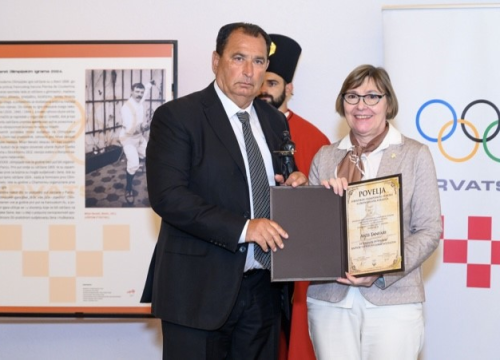 Tajniku Zajednice sportova županije i predsjedniku KK Osvit Anti Tanfari prestižna nagrada HOO-a 'Milan Neralić'