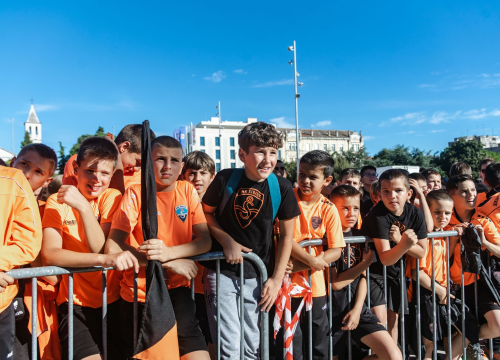Fotografija 2 - Šibenik dočekao svoje heroje u narančastom: 'Carević ostaje, sezona time završena'