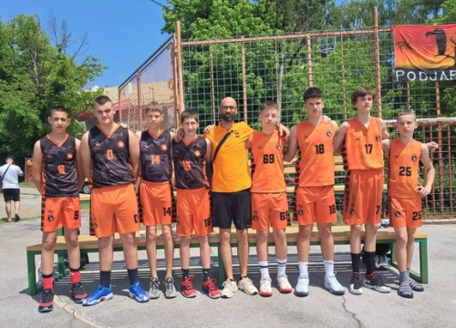 Mladi košarkaši Šibenke u Sisku, na turniru u basketu, osvojili srebrnu medalju